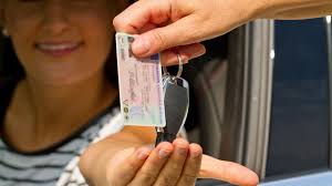 Permis de conduire : prix, délais et pièges à éviter avant de s’inscrire